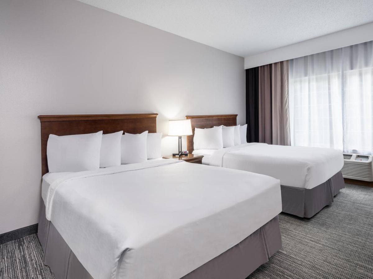 Hotel Country & By Radisson, Toledo, Oh